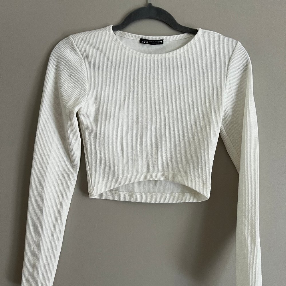 White Long Sleeve Stretchy Crop Top